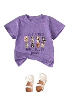 Joli t-shirt violet à manches courtes pour enfants avec adorables graphiques de chiots et slogan.