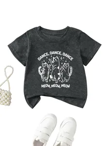 Grijs kinder-t-shirt met korte mouwen, voorzien van grappige dansende katten en tekst.