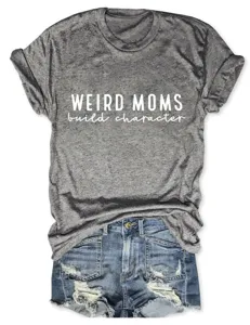 T-shirt gris décontracté à manches courtes pour femmes avec imprimé lettre et short en jean.