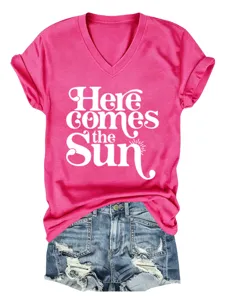 Damen Casual V-Ausschnitt Kurzarm T-Shirt mit Buchstaben Druck und modischen Jeansshorts