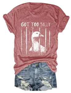 Casual women's short sleeve t-shirt with cute duck graphic print and denim shorts.