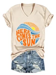 Λεπτομερής όψη casual μπεζ t-shirt με λαιμόκοψη V και τύπωμα γραφικών ηλίου.