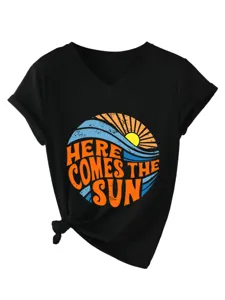 Γυναικείο μαύρο V-neck κοντομάνικο T-shirt με ρετρό τύπωμα ήλιου και μοντέρνο κόμπο.