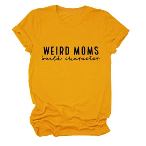 T-shirt femme manches courtes jaune décontracté avec imprimé amusant sur la poitrine.