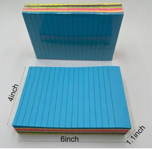 Vue détaillée de notes adhésives lignées colorées avec des repères de dimensions.