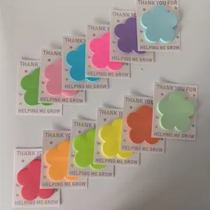 Ensemble de notes adhésives colorées en forme de fleur avec cartes de remerciement mignonnes.