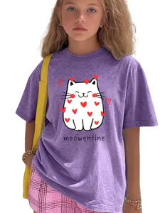 Cute cat print purple short sleeve t-shirt for kids, casual summer top, lovely graphic tee.