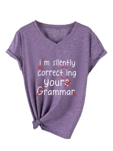 Dames paarse v-hals korte mouw casual t-shirt met grappige grammatica print top