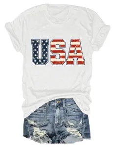 Λεπτομέρεια κοντινού πλάνου γυναικείο casual t-shirt με τύπωμα USA και κοντό μανίκι.