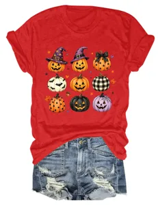 Camiseta de mujer con gráfico de calabaza de Halloween y pantalones cortos casuales.