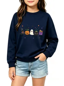 Detailansicht des dunkelblauen Kinderpullovers mit niedlichem Halloween-Motiv auf der Brust.