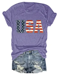 Λεπτομερής εικόνα του γυναικείου casual t-shirt κοντού μανικιού με σχέδιο σημαίας USA.