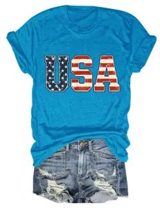Όμορφο casual γυναικείο κοντομάνικο t-shirt με τύπωμα USA και μοντέρνα τζιν σορτς.