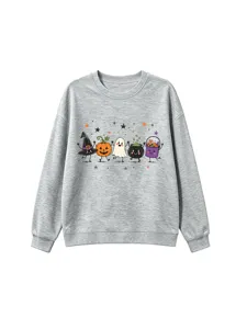 Grauer Langarm-Sweatshirt mit niedlichem Halloween-Cartoon-Print, bequem und stilvoll.