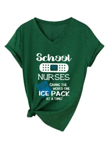 Maglietta verde donna casual scollo V manica corta con stampa grafica infermiera scuola.
