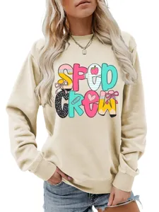 Lässiger Damen Langarm Rundhals Sweatshirt mit buntem SPED crew Grafikprint für den Herbst.
