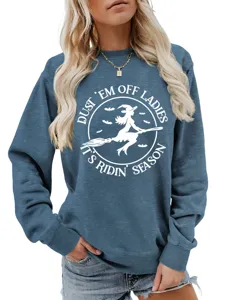 Blauer Damen Langarm Sweatshirt mit einem lustigen Halloween Hexen Grafikprint auf der Vorderseite.