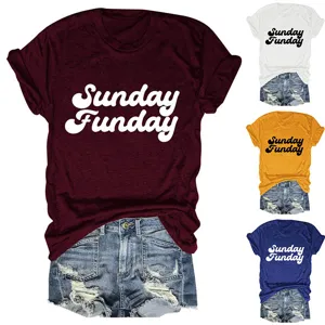 Comfortabel casual dames t-shirt met korte mouwen ronde hals en grappige Sunday Funday print.