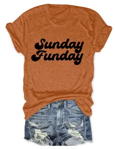 Casual dames Sunday Funday bedrukte korte mouw ronde hals t-shirt met stoere jeans details.