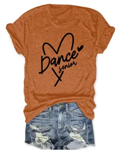 Casual άνετο γυναικείο κοντομάνικο t-shirt με στρογγυλή λαιμόκοψη και τύπωμα dance senior.