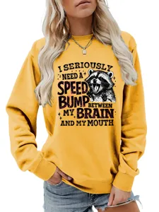 Damen lustiger Grafik Pullover mit niedlichem schreienden Waschbären und Buchstaben.