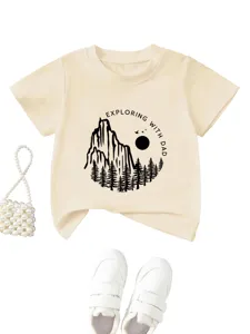 T-shirt beige a manches courtes pour enfants avec motif montagne pour vetement casual.