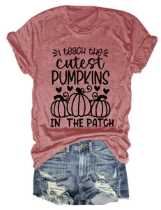 Casual women round neck short sleeve letter print t-shirt with stylish denim shorts.