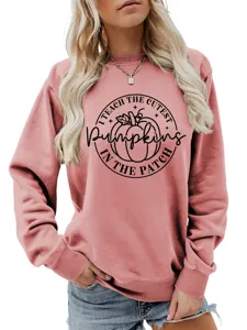 Detailansicht des lässigen rosa Damen Sweatshirts mit niedlichem Kürbisgrafik und Aufdruck.