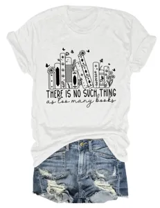 Casual dames t-shirt met ronde hals en korte mouwen met een leuke boekenprint.