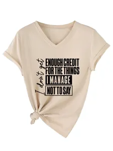 Γυναικείο casual t-shirt με V-λαιμόκοψη, κοντό μανίκι και τύπωμα σλόγκαν στη μέση.