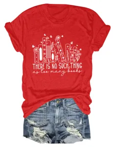 Rood t-shirt met korte mouwen en ronde hals, boekenstapel graphic en inspirerende tekst.