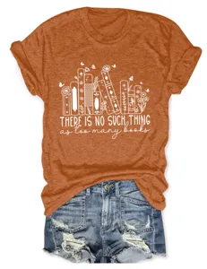 Close-up detail van het casual korte mouw t-shirt met boekenprint en mooie opdruk.