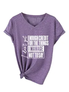 Μωβ κοντομάνικο t-shirt με V λαιμόκοψη στάμπα γραμμάτων και λεπτομέρεια κόμπου μπροστά