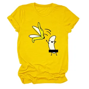 Κίτρινο βαμβακερό κοντομάνικο t-shirt γυναικείο με αστείο τύπωμα μπανάνας για το καλοκαίρι.