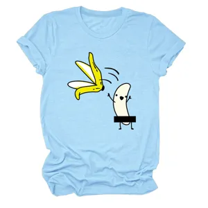 Casual γαλάζιο κοντομάνικο t-shirt με αστείο σχέδιο cartoon μπανάνας για καθημερινή χρήση.