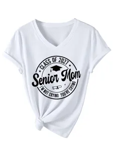 Γυναικείο κοντομάνικο t-shirt V-neck, εκτύπωση senior mom 2027, casual καλοκαιρινό τοπ.