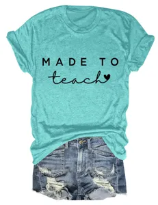 Dames turquoise korte mouw t-shirt met vrolijke leraar letters print casual zomer top.