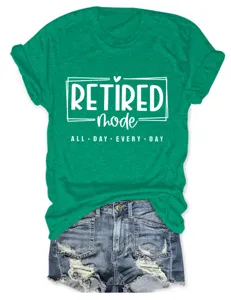 Casual green women short sleeve t-shirt with retired mode letter print detail view.