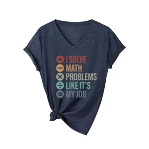 Damen lässiges V-Ausschnitt Kurzarm T-Shirt mit lustigem Mathe-Druck, dunkelblaues Oberteil.