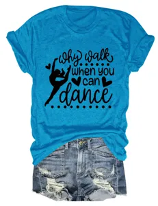 Γυναικείο casual κοντομάνικο t-shirt με στρογγυλή λαιμόκοψη, τύπωμα χορού και τζιν σορτς.