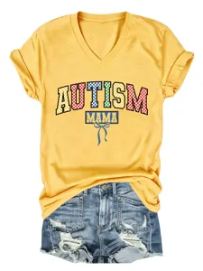 Dames casual V-hals korte mouw T-shirt met autism mama print en denim korte broek.