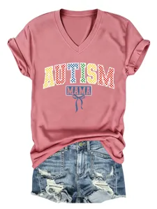Casual roze V-hals korte mouw dames t-shirt gecombineerd met spijkershorts voor dagelijks.