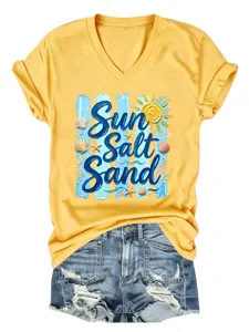 Camiseta informal de manga corta con cuello en V amarilla y detalle gráfico playa sun salt sand.