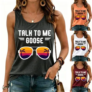 Dames zomer casual racerback tanktop met trendy zonnebril graphic en tekstprint.