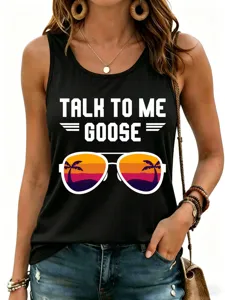 Gedetailleerd overzicht van een casual dames zomertanktop met grafische print en stijl.