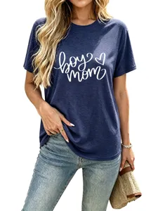 Lässiges dunkelblaues Damen Kurzarm T-Shirt mit niedlichem Boy Mom BuchstabenDruck.