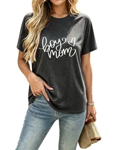 Lässiges Damen T-Shirt in Dunkelgrau mit süßem Boy Mom Buchstaben-Print für den Alltag.