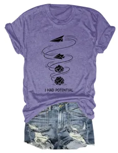 Damen lässiges Rundhals Kurzarm lila T-Shirt mit lustigem Potenzial Grafik Detailansicht