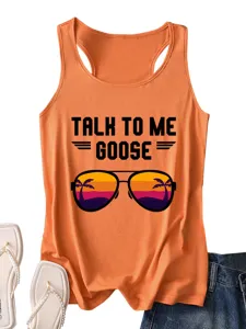 Dames casual zomer racerback tanktop met stoere grafische print in heldere oranje kleur.