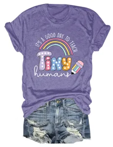 T-shirt femme violet décontracté à manches courtes avec motif graphique d'enseignant.